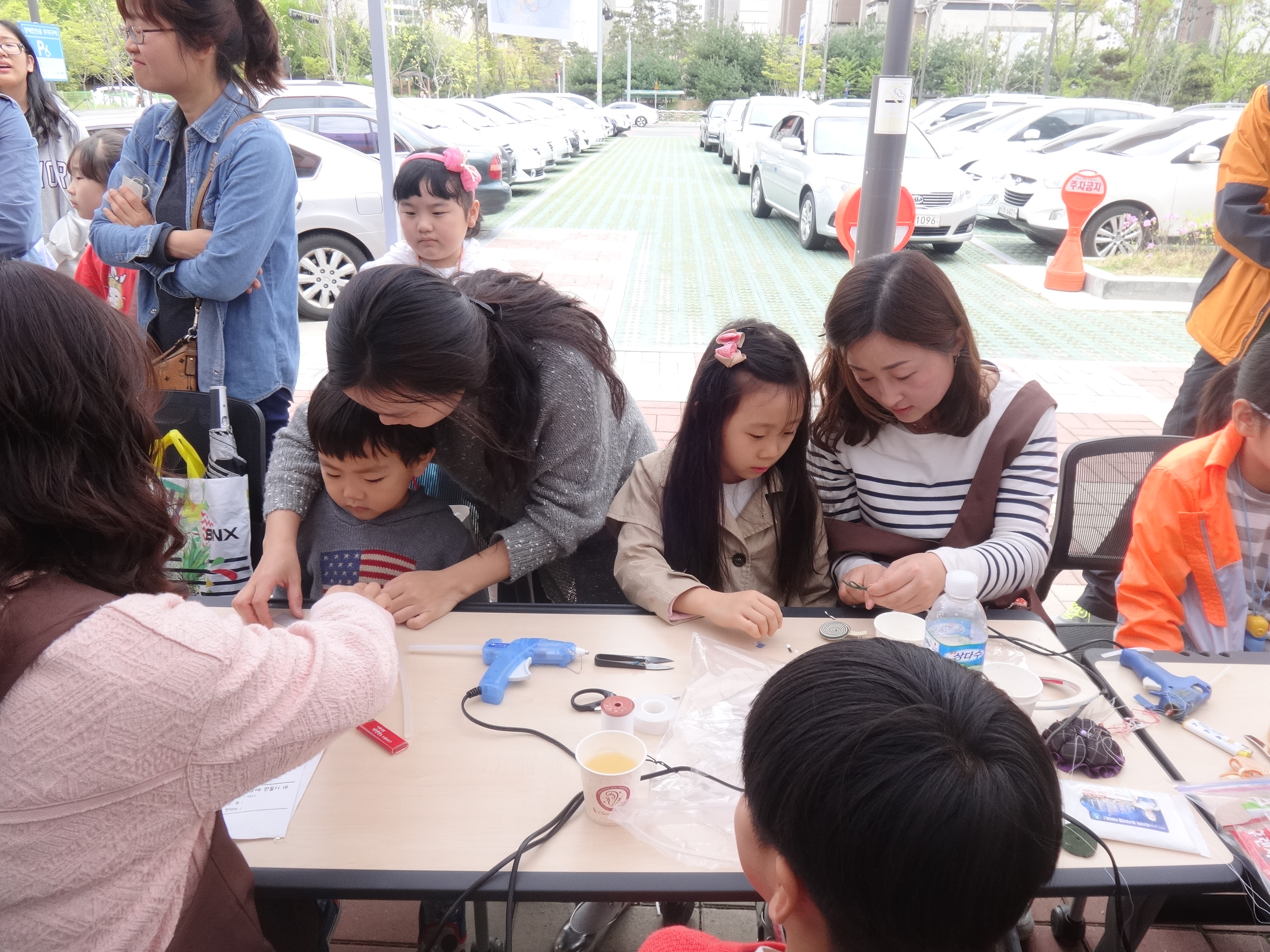 [4월도서관 주간]리본공예 만들기 첨부이미지 : DSC02810.JPG 