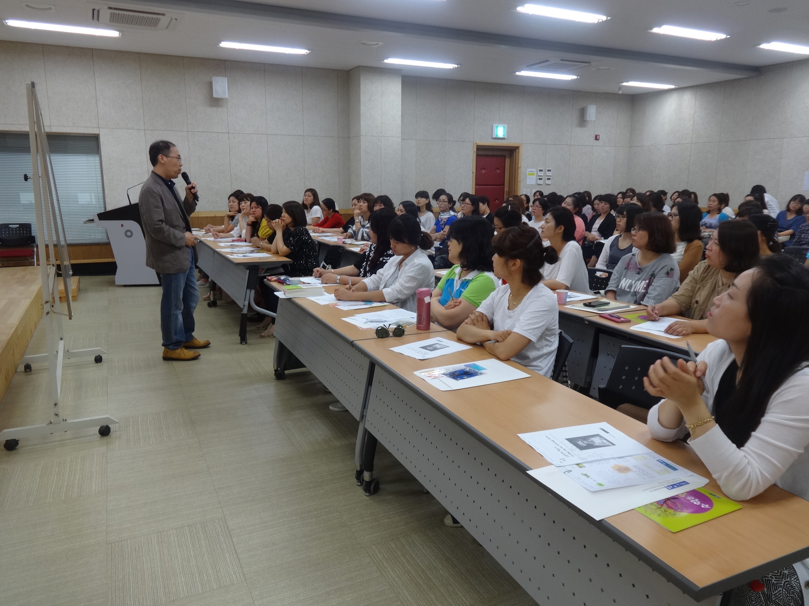 재능기부특강 제11회 우리아이 독서교육 인문학적 책읽기로 준비하라 첨부이미지 : 포맷변환_DSC00014.jpg 