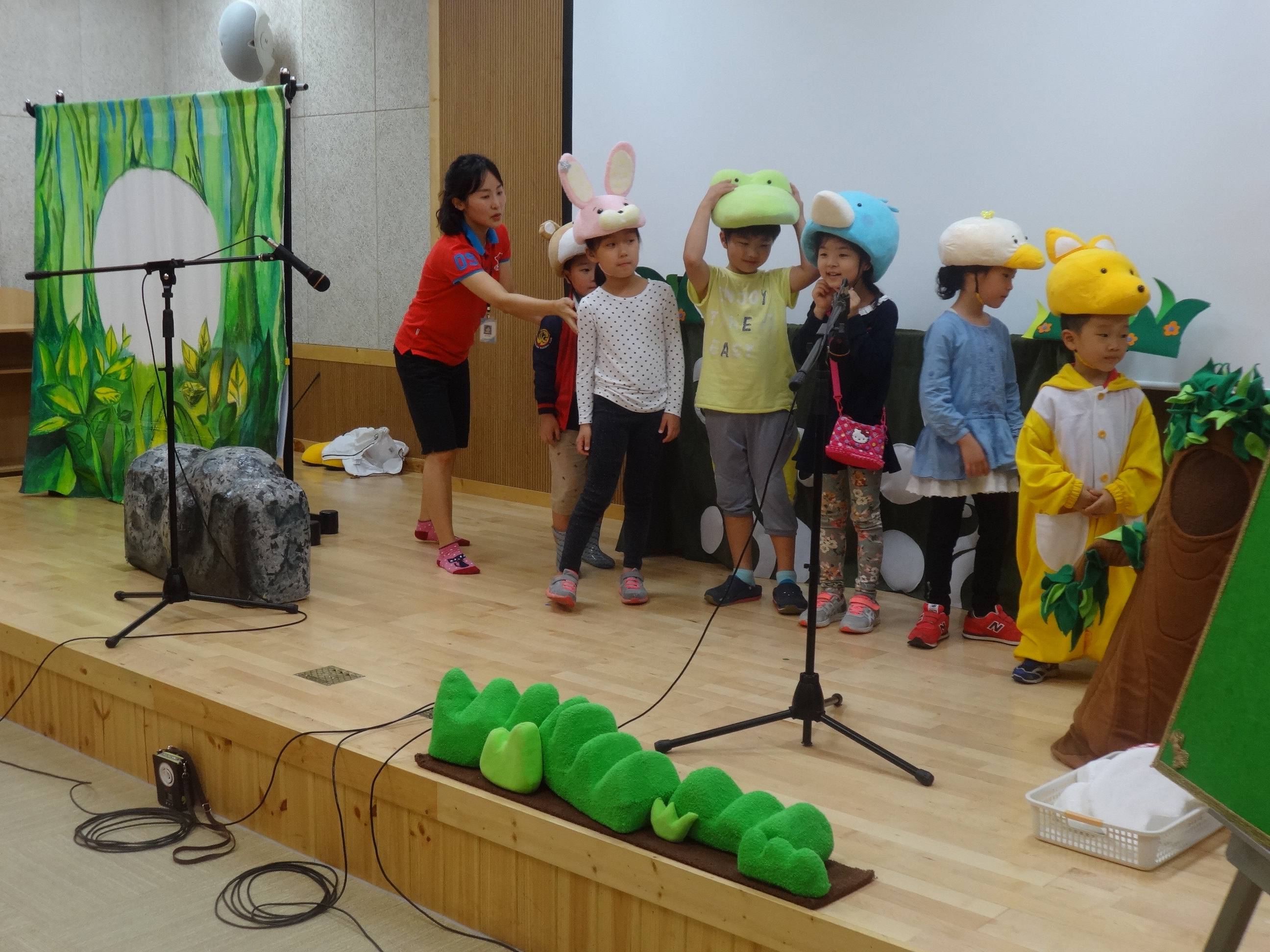 인형극 공연 사진입니다.