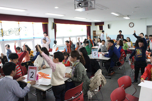 [제50회 도서관주간 행사] 우리 아이 경제교실 첨부이미지 : 219회 광주첨단도서관_저학년 (85).jpg 
