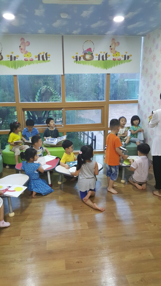 7.1 홍익어린이집 견학 첨부이미지 : 7.1 홍익어린이집6.jpg 