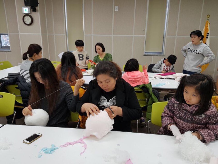 가족창작 인형극단 첨부이미지 : 인형극 2.jpg 