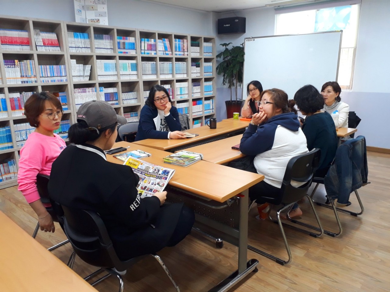 구름다리 미아독서회(닥터 도티의 삶을 바꾸는 마법가게) 첨부이미지 : BandPhoto_2019_04_25_09_22_34.jpg 