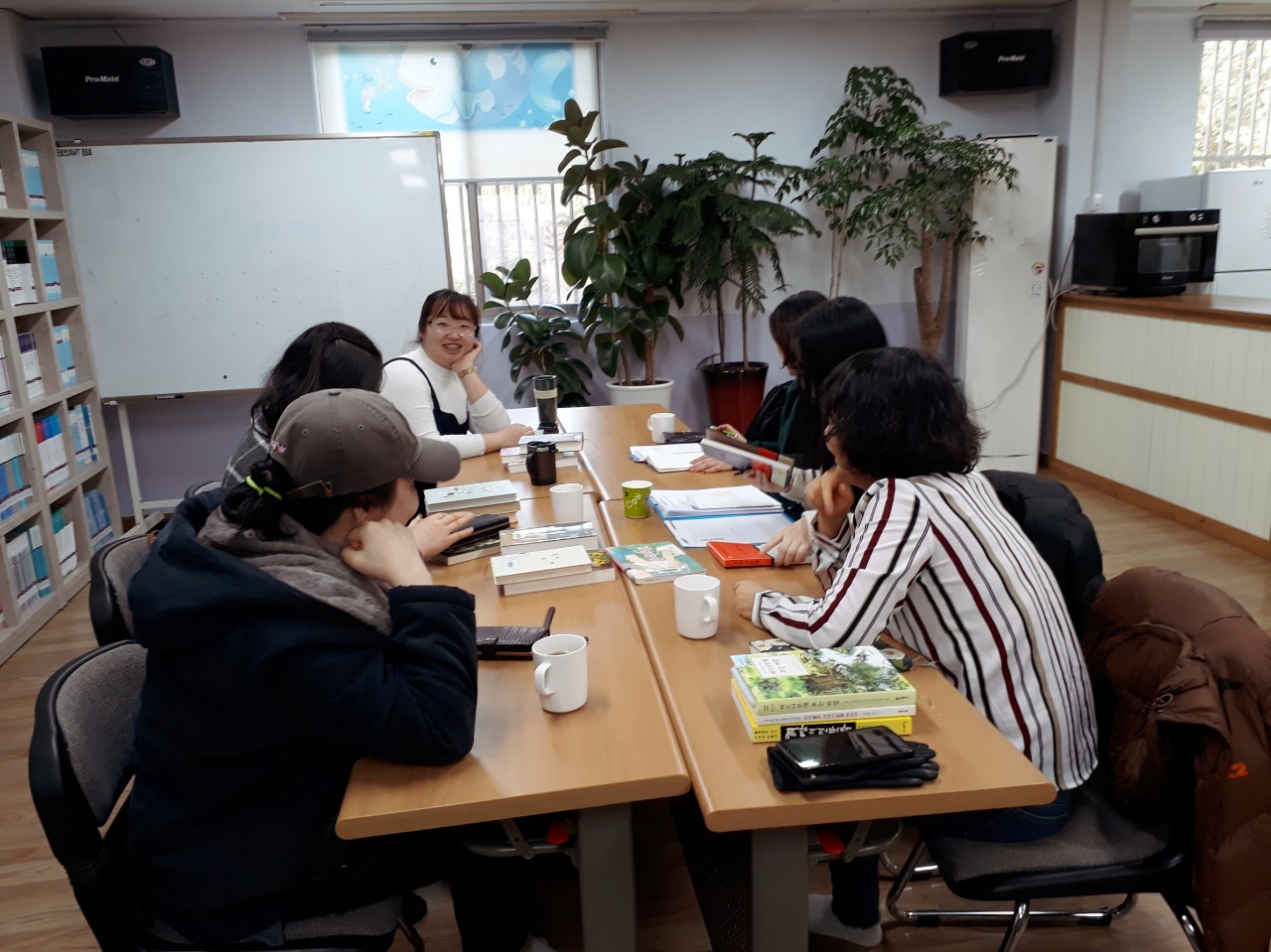 구름다리 미아 독서회(사랑이 훅) 첨부이미지 : BandPhoto_2019_03_15_08_43_34.jpg 
